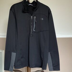 The North Face Men's Black and Gray Lightweight Jacket